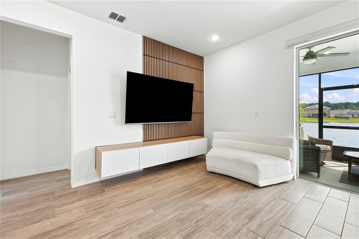 3963 SAGEFIELD DRIVE — photo 14 of 48
