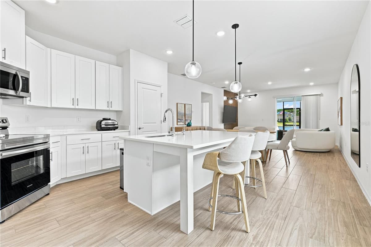 3963 SAGEFIELD DRIVE — photo 8 of 48