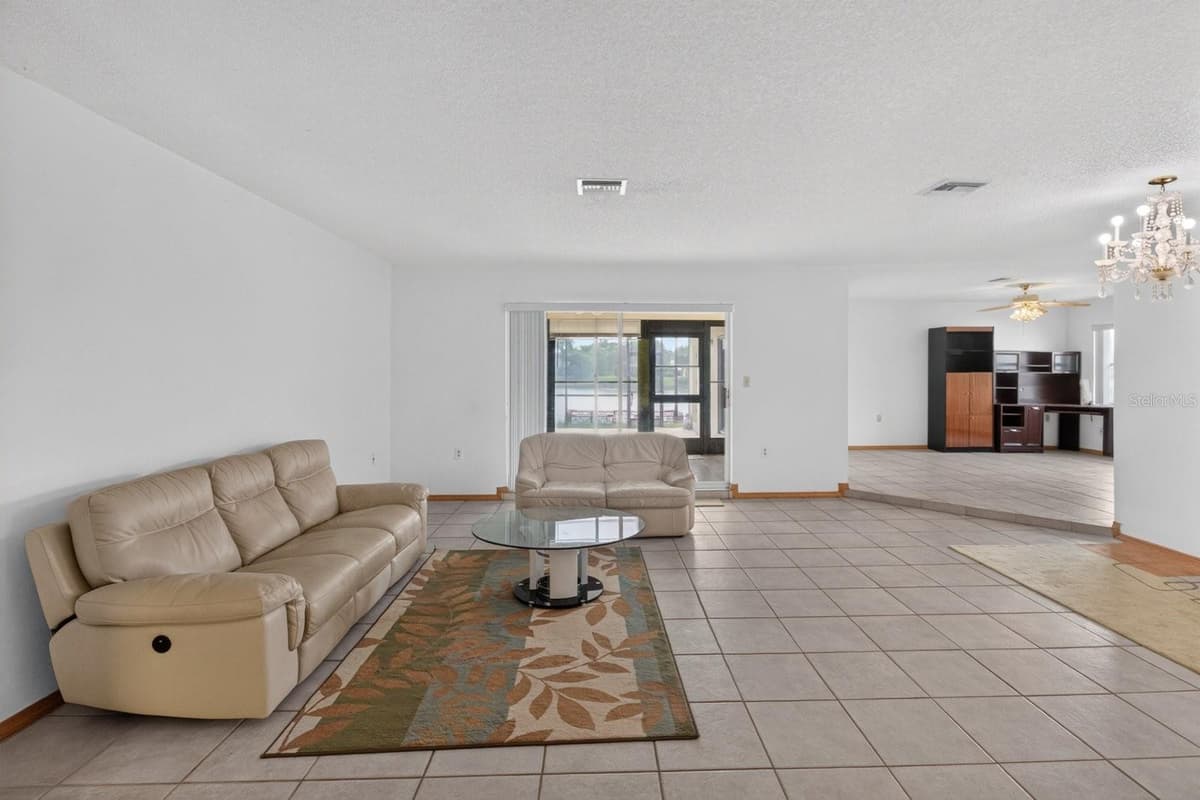 9615 TOWANDA LANE — photo 10 of 41