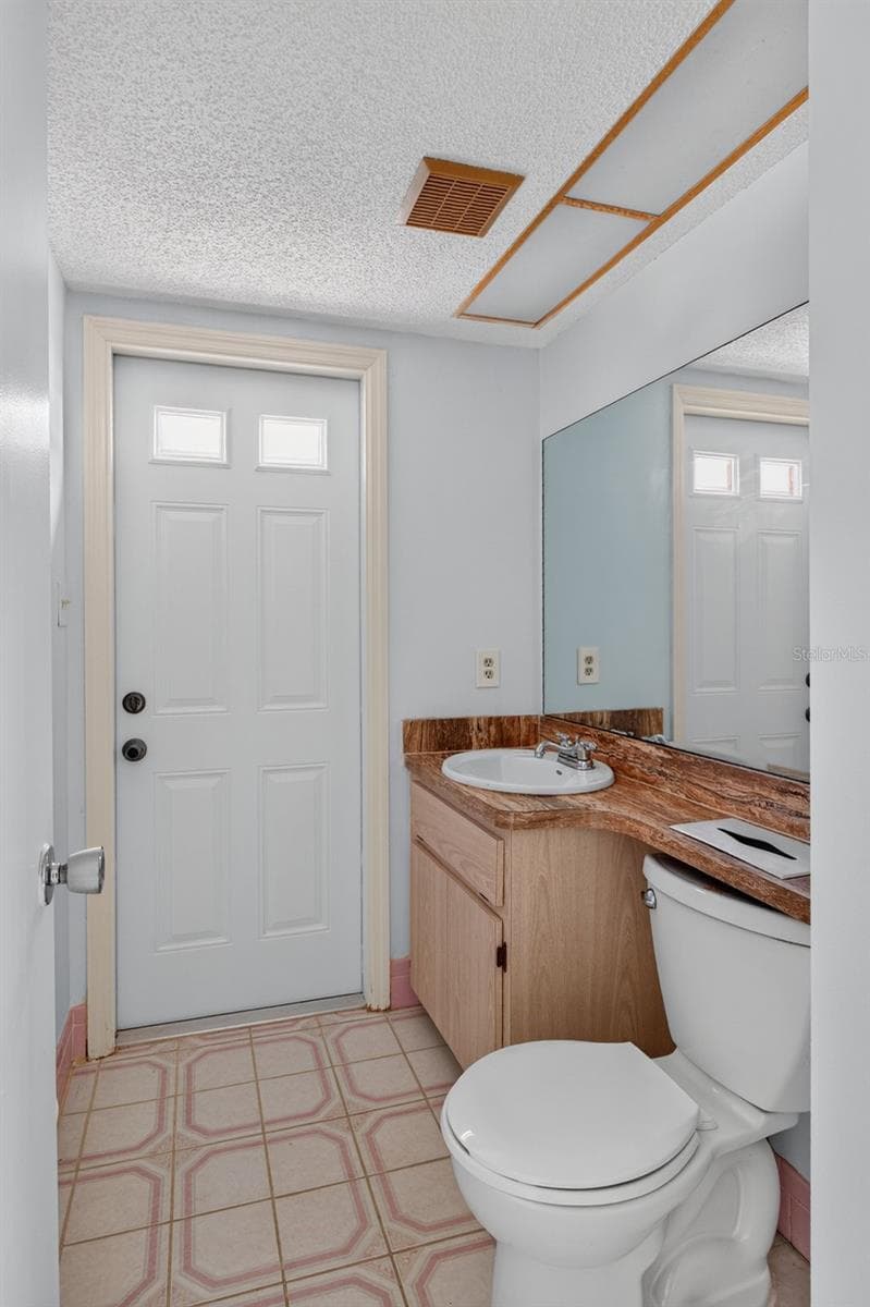9615 TOWANDA LANE — photo 19 of 41