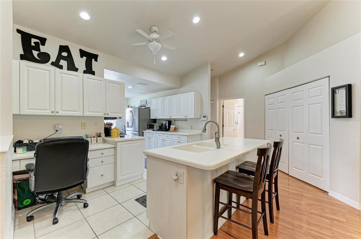 7126 CEDAR HOLLOW CIRCLE — photo 17 of 55