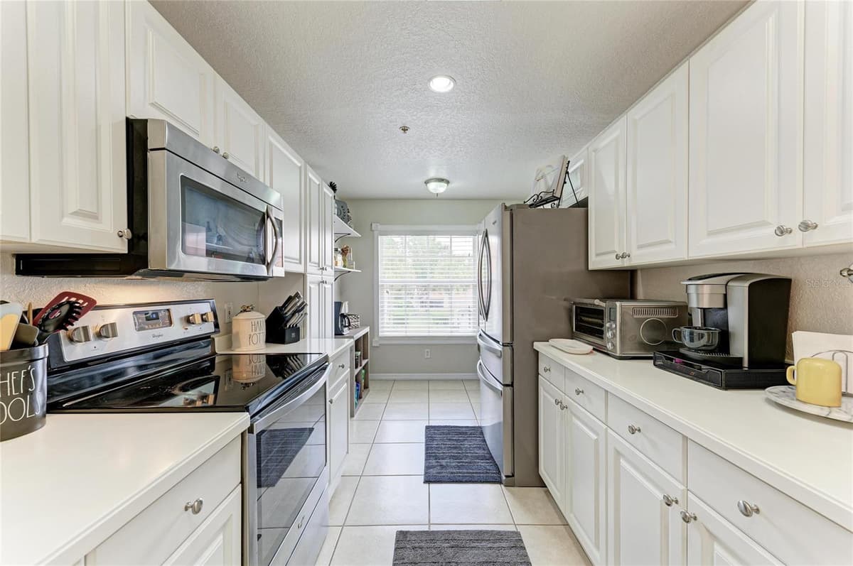7126 CEDAR HOLLOW CIRCLE — photo 21 of 55