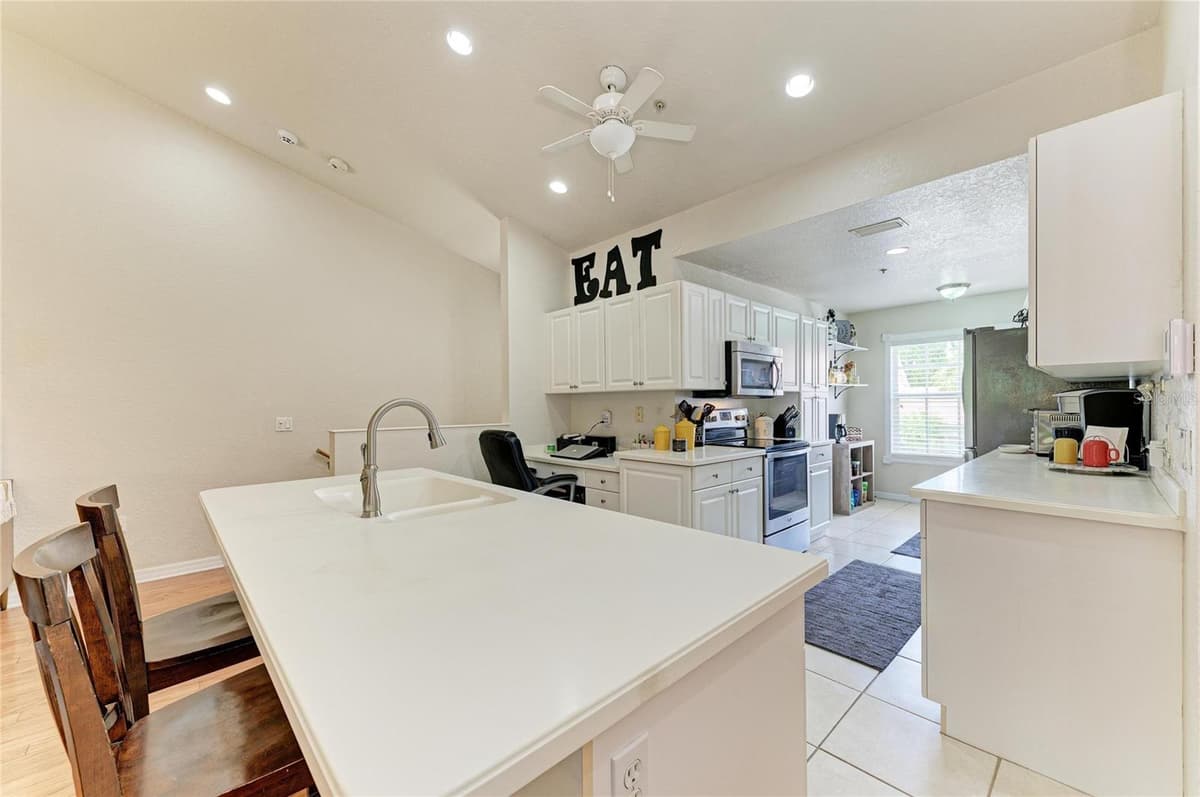 7126 CEDAR HOLLOW CIRCLE — photo 19 of 55