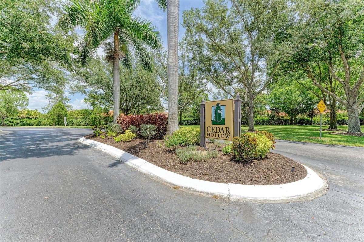 7126 CEDAR HOLLOW CIRCLE — photo 47 of 55
