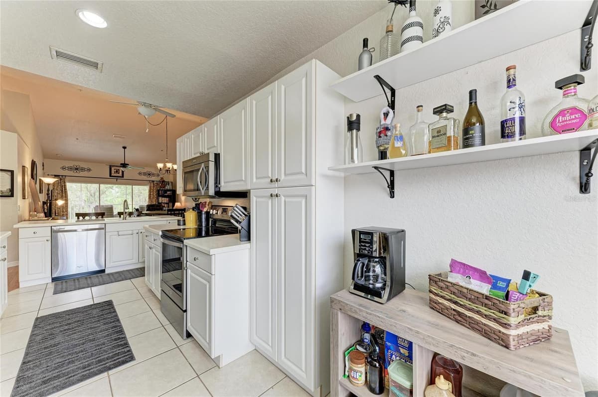 7126 CEDAR HOLLOW CIRCLE — photo 22 of 55