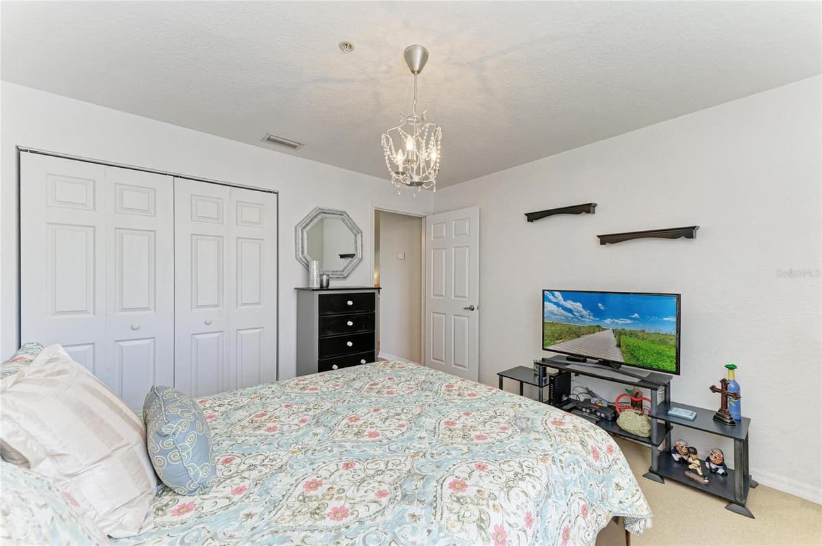 7126 CEDAR HOLLOW CIRCLE — photo 40 of 55