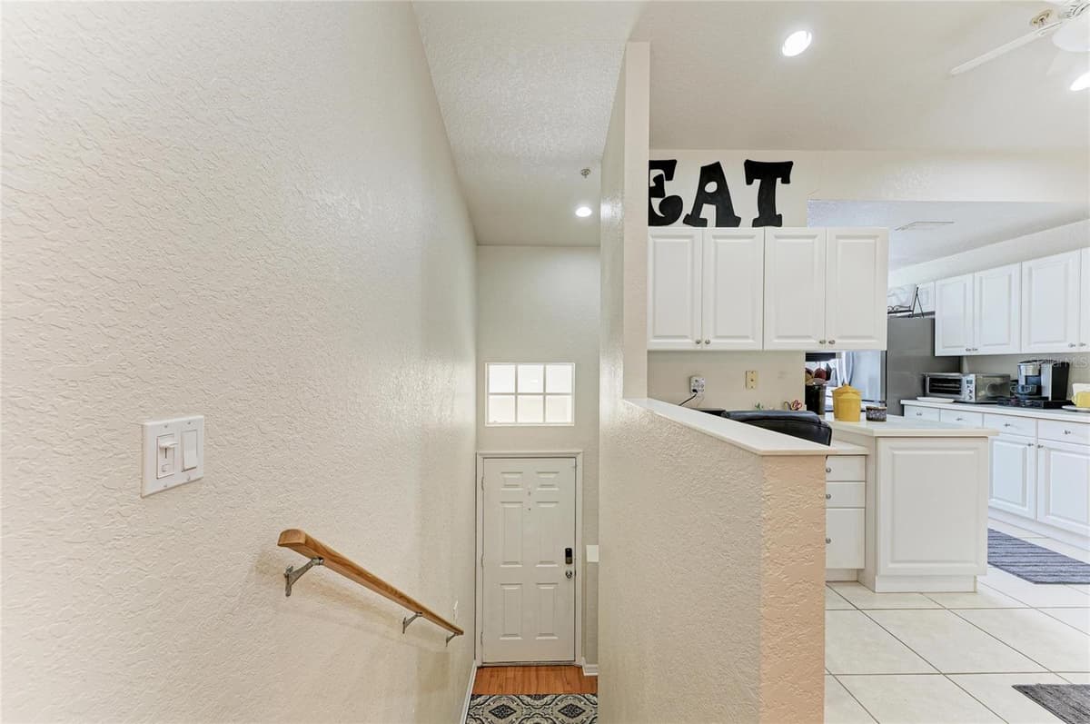7126 CEDAR HOLLOW CIRCLE — photo 12 of 55