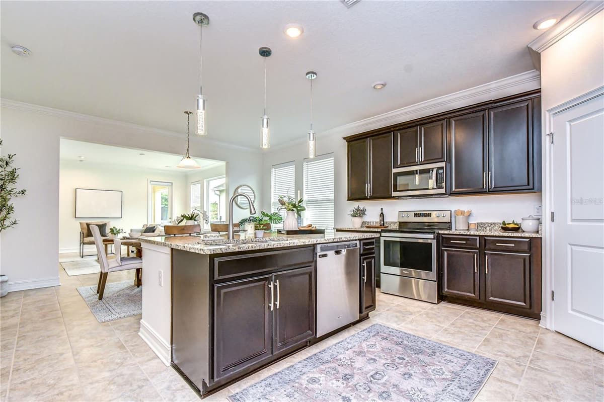 4749 ROLLING GREEN DRIVE — photo 5 of 35