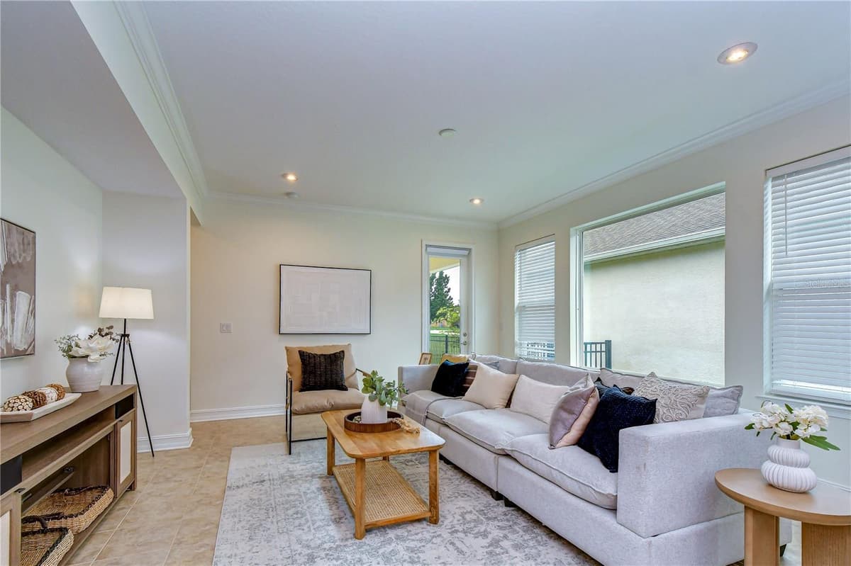 4749 ROLLING GREEN DRIVE — photo 11 of 35
