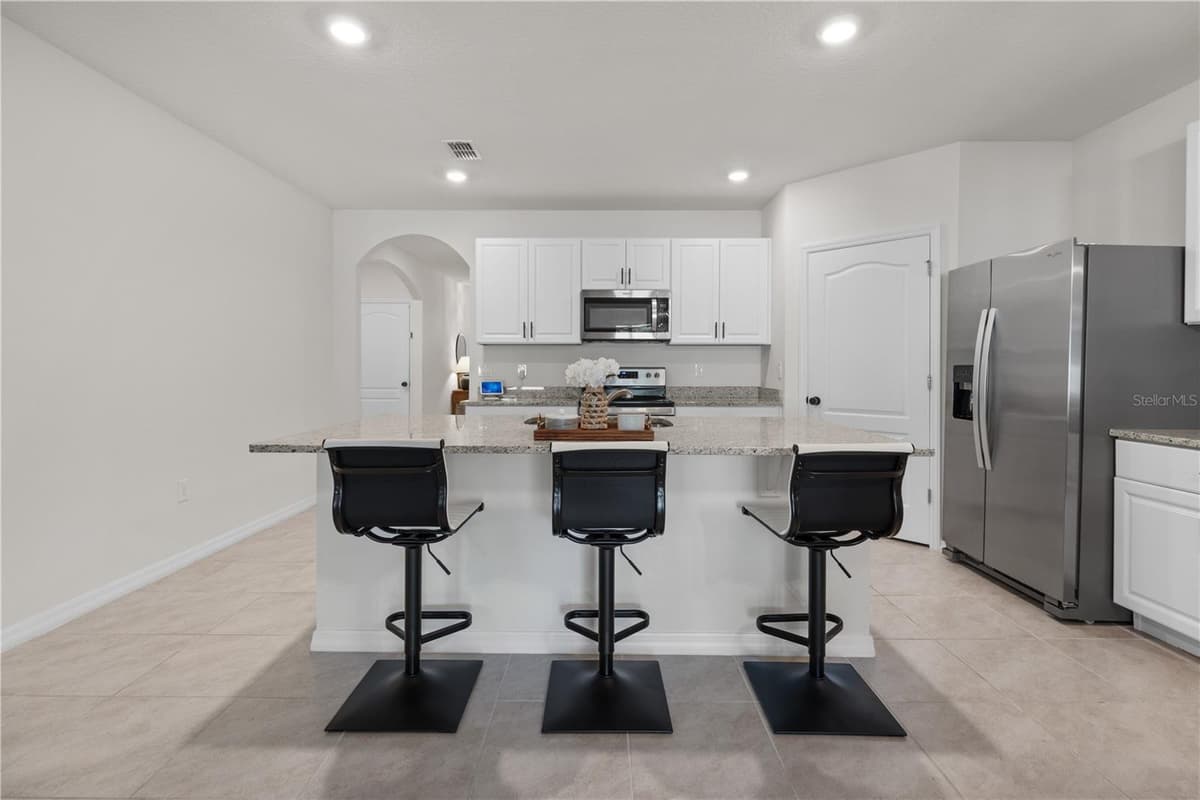 907 GUADALUPE — photo 13 of 49