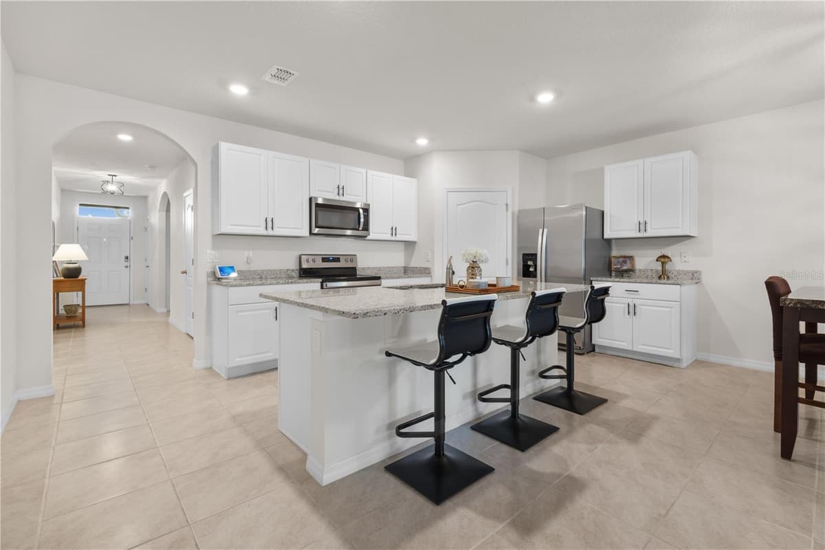 907 GUADALUPE — photo 12 of 49