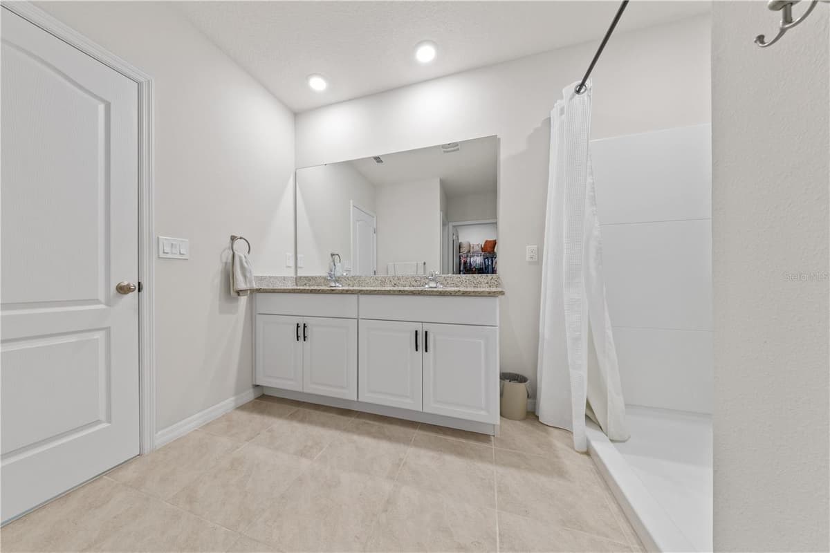 907 GUADALUPE — photo 33 of 49
