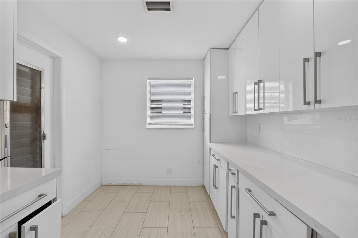 719 18TH STREET — photo 13 of 43