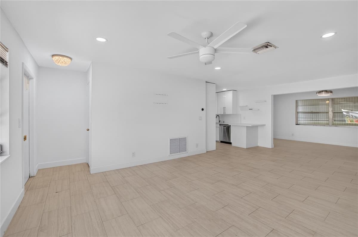 719 18TH STREET — photo 7 of 43