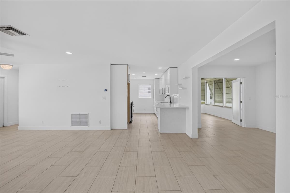 719 18TH STREET — photo 10 of 43