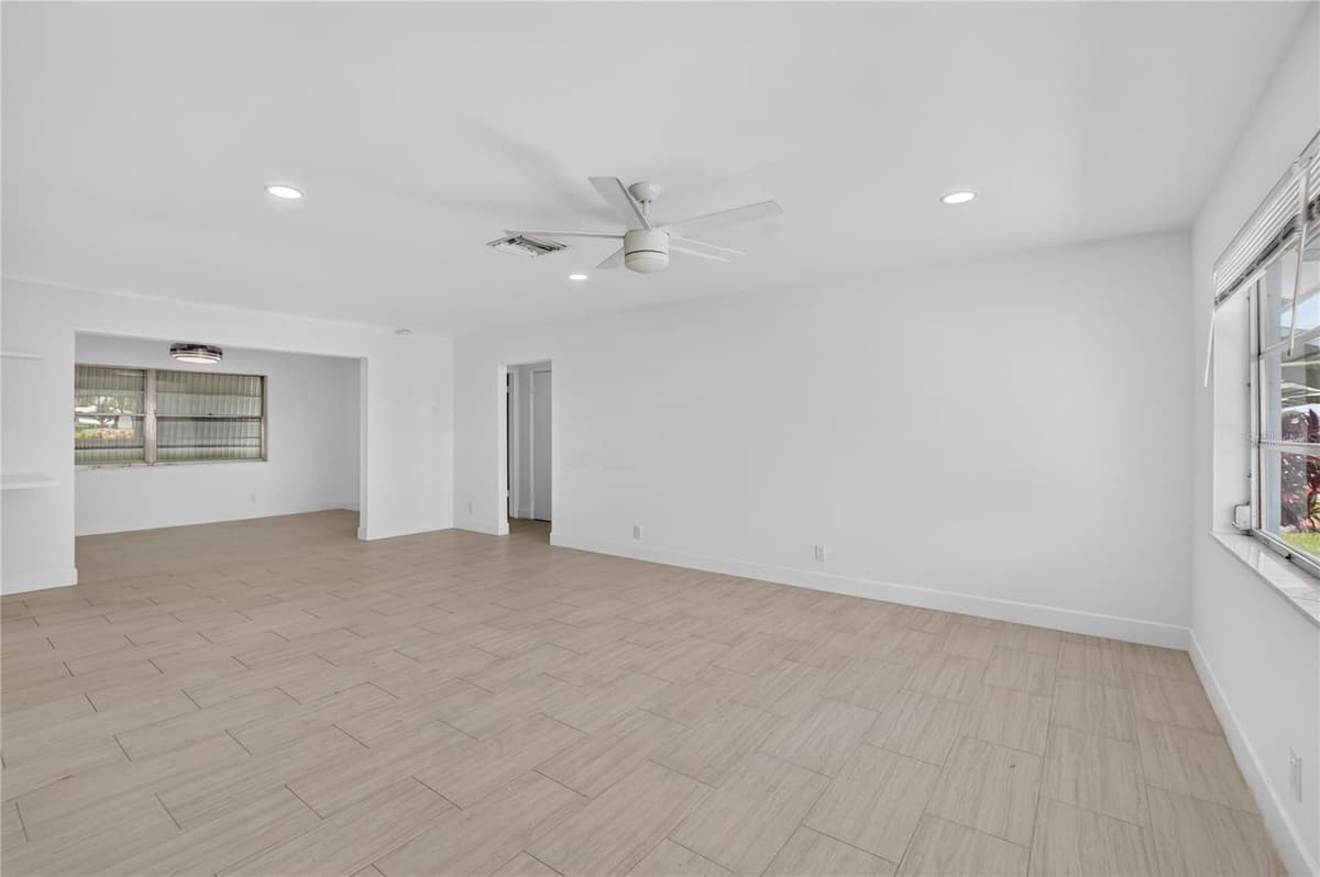 719 18TH STREET — photo 5 of 43