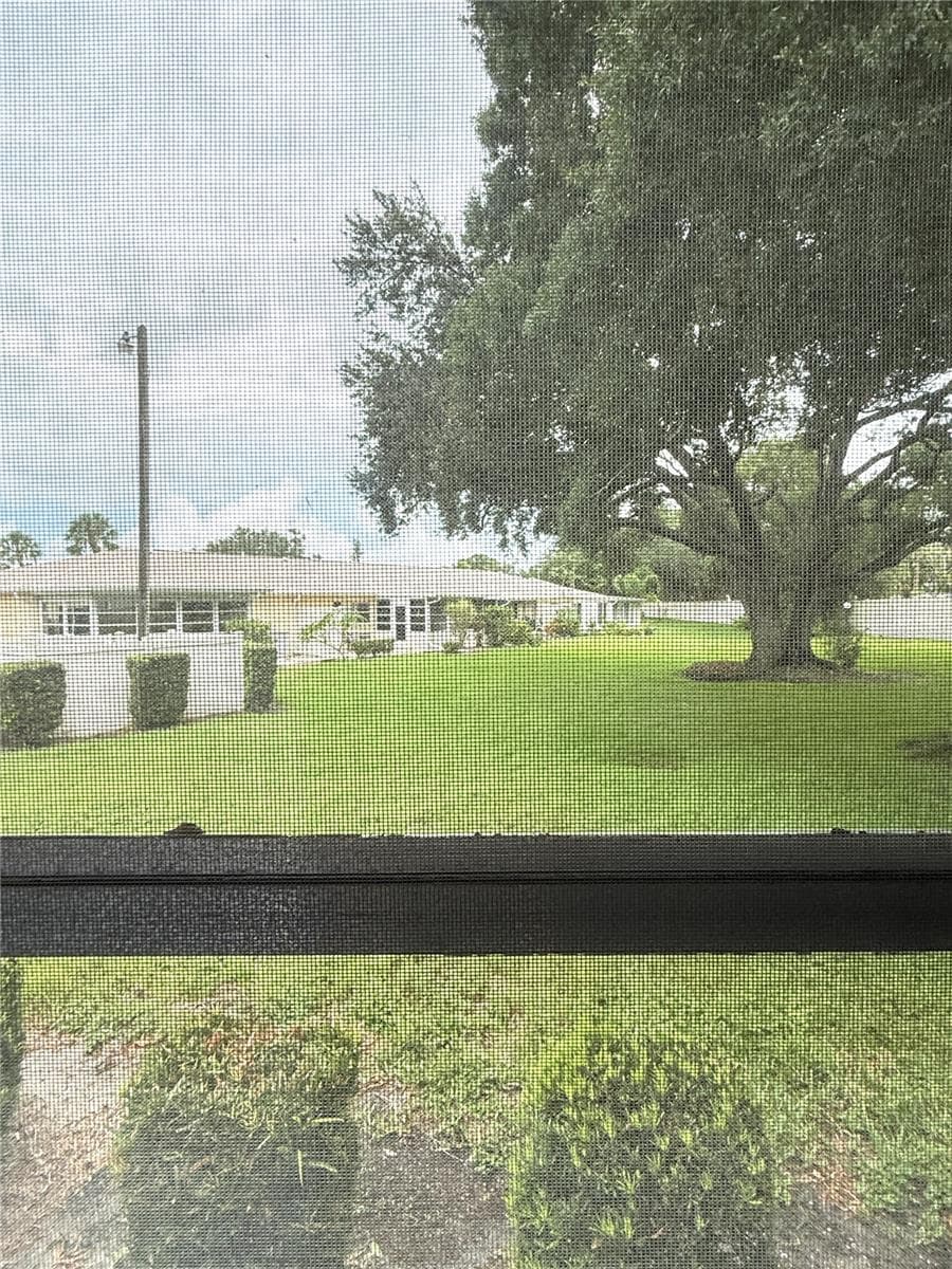 390 301 BOULEVARD — photo 17 of 25