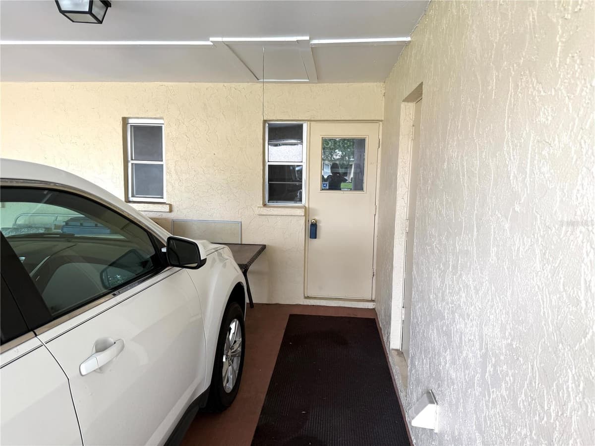 390 301 BOULEVARD — photo 18 of 25