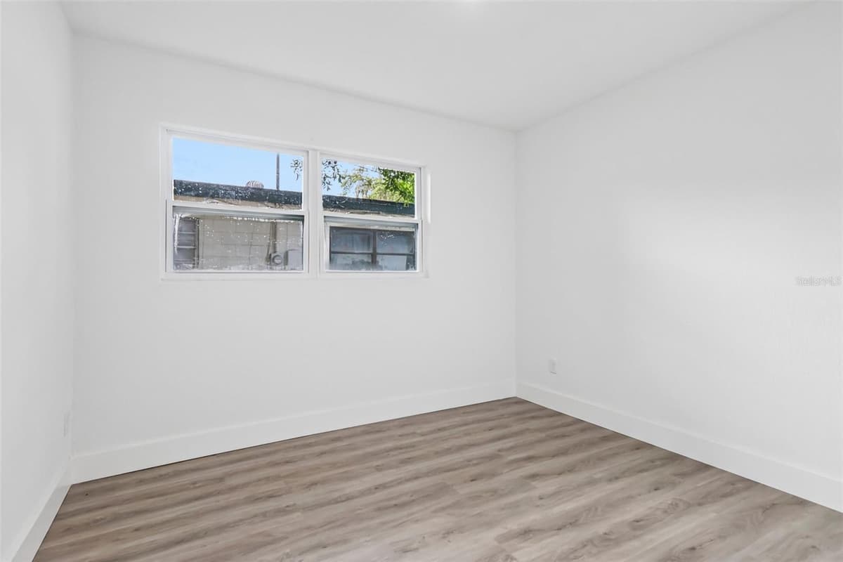 1207 32ND STREET — photo 12 of 20