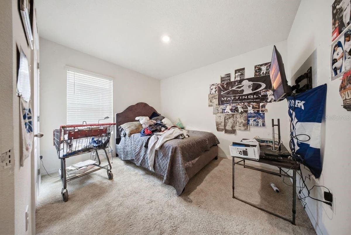 209 MEGHAN CIR — photo 16 of 44