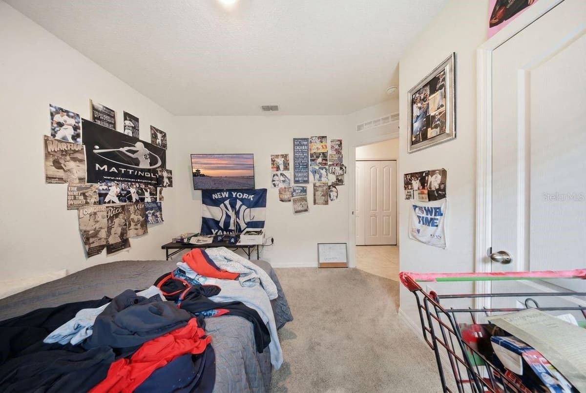 209 MEGHAN CIR — photo 17 of 44