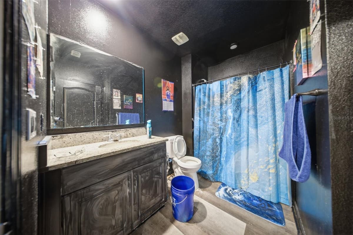 209 MEGHAN CIR — photo 21 of 44
