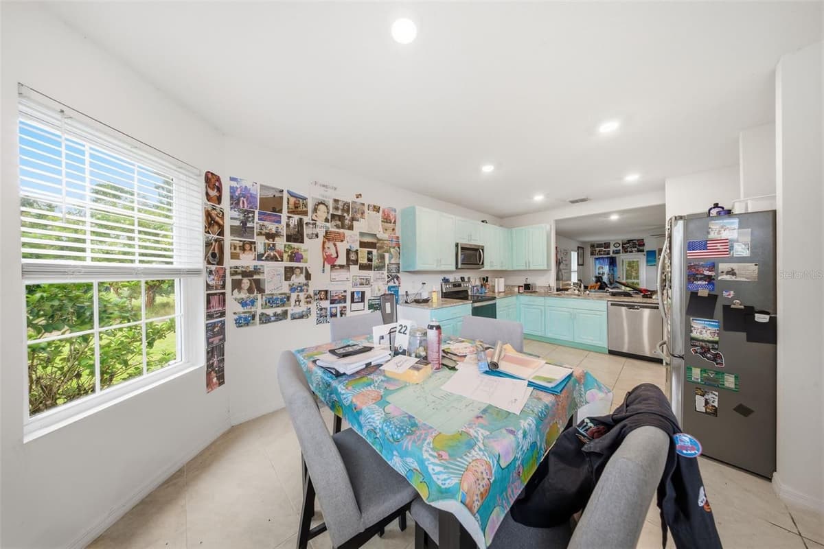 209 MEGHAN CIR — photo 13 of 44