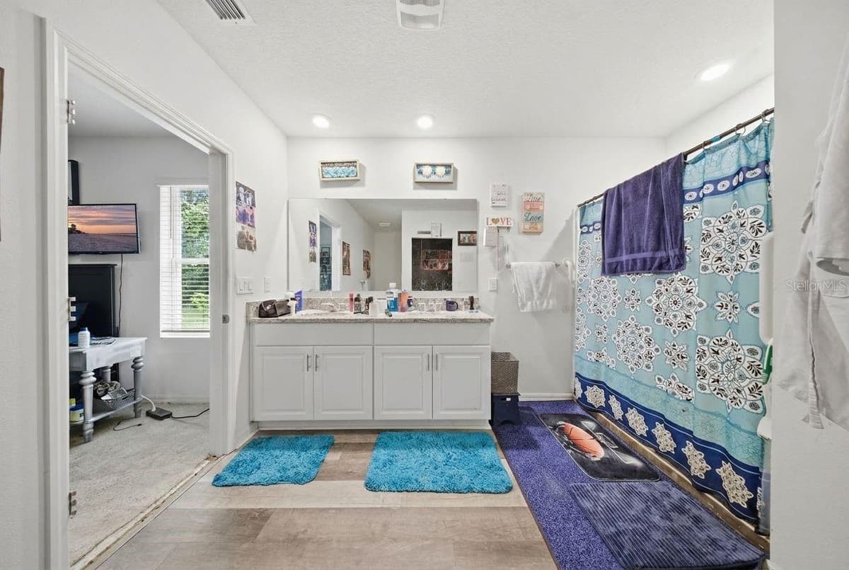 209 MEGHAN CIR — photo 23 of 44
