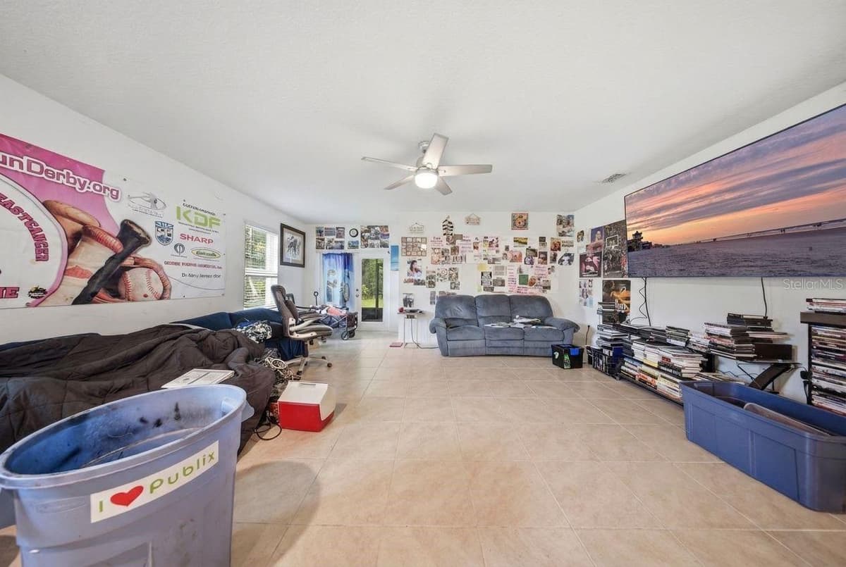 209 MEGHAN CIR — photo 8 of 44