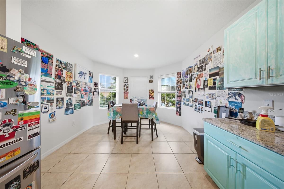 209 MEGHAN CIR — photo 14 of 44