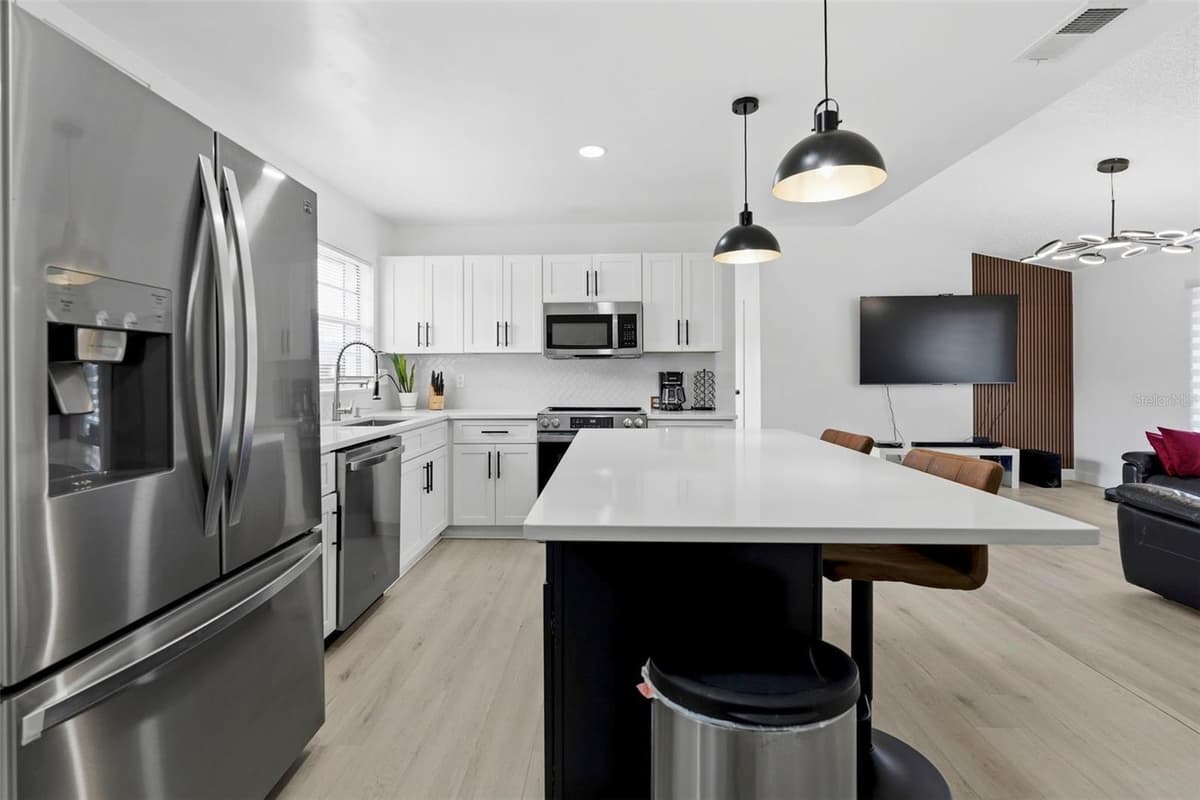 10500 RAMBLEWOOD ROAD — photo 7 of 40