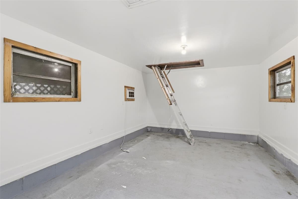 724 BRAIDWOOD LANE — photo 38 of 45