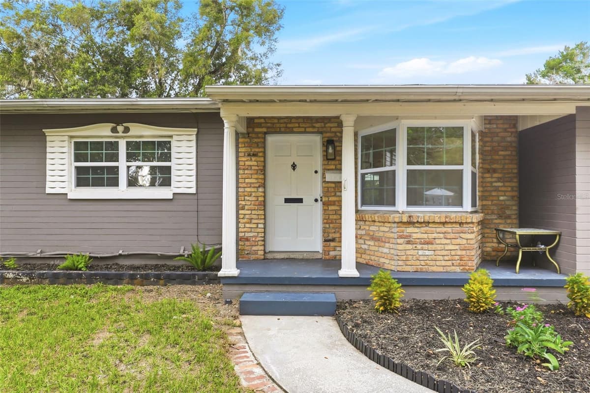 724 BRAIDWOOD LANE — photo 3 of 45
