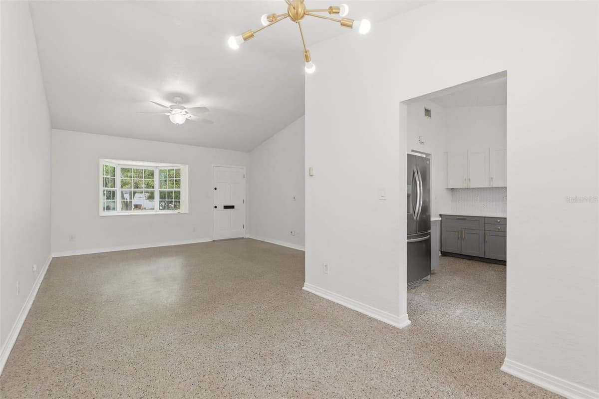 724 BRAIDWOOD LANE — photo 9 of 45