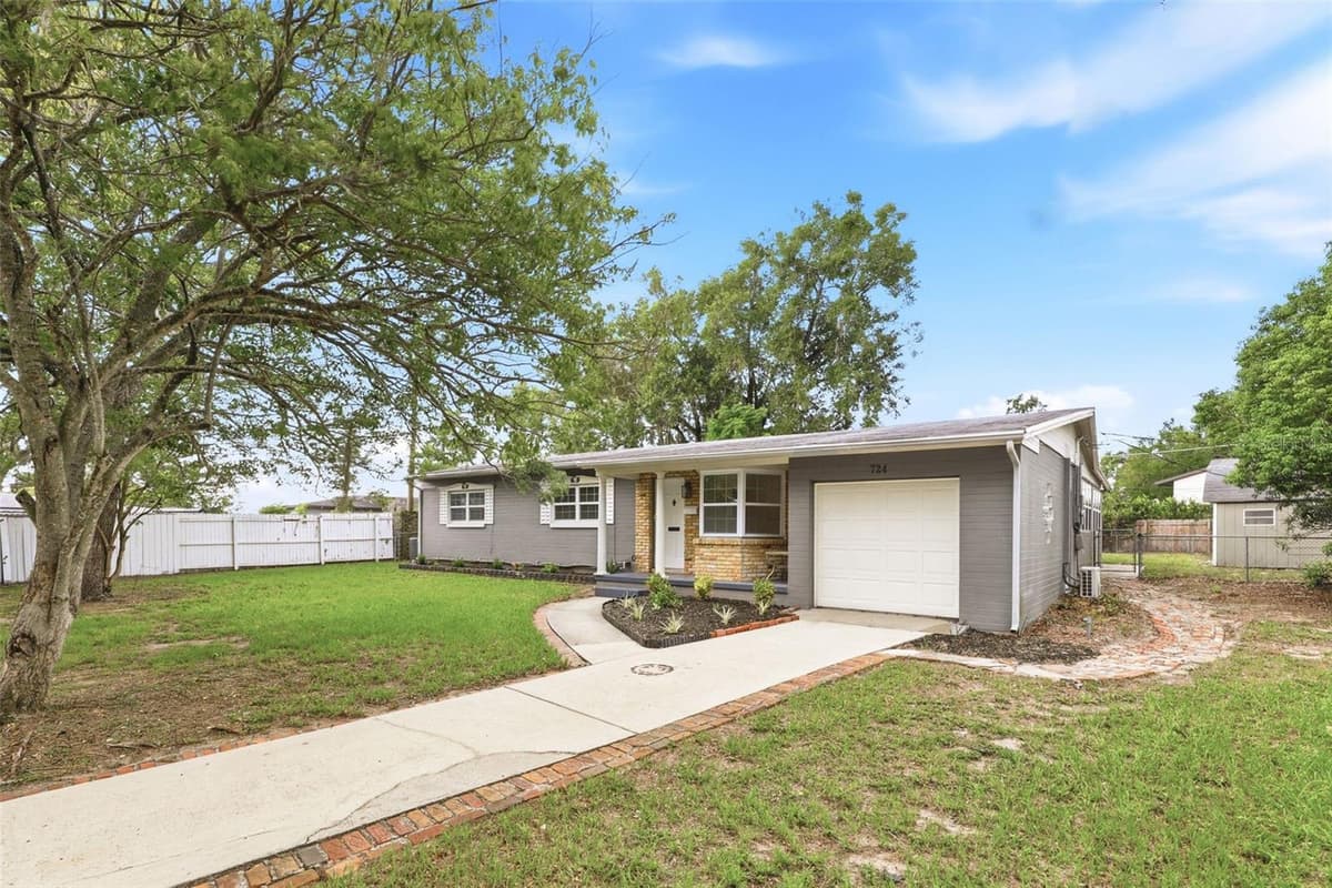 724 BRAIDWOOD LANE — photo 4 of 45