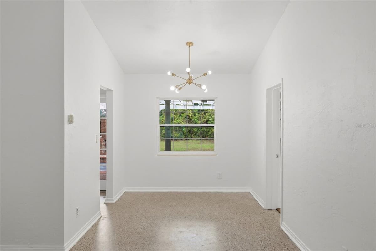 724 BRAIDWOOD LANE — photo 7 of 45