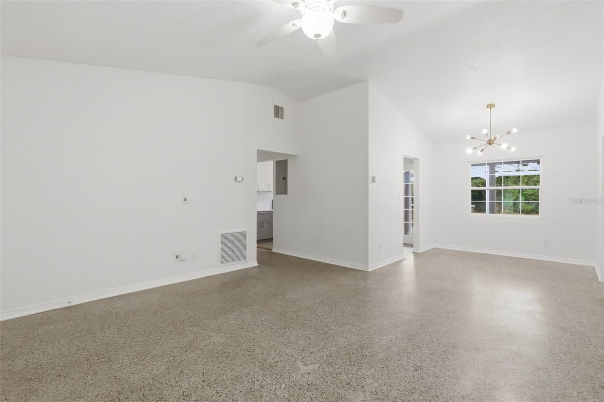 724 BRAIDWOOD LANE — photo 5 of 45