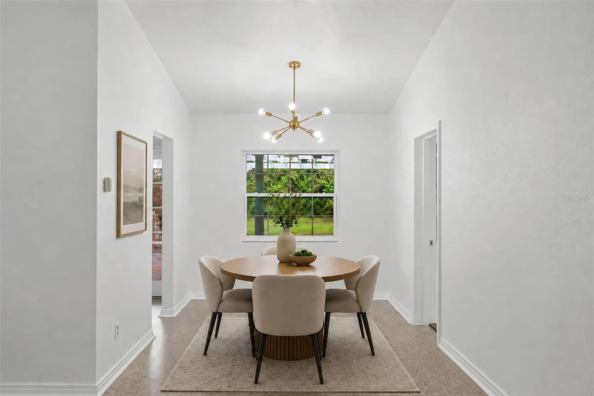 724 BRAIDWOOD LANE — photo 8 of 45