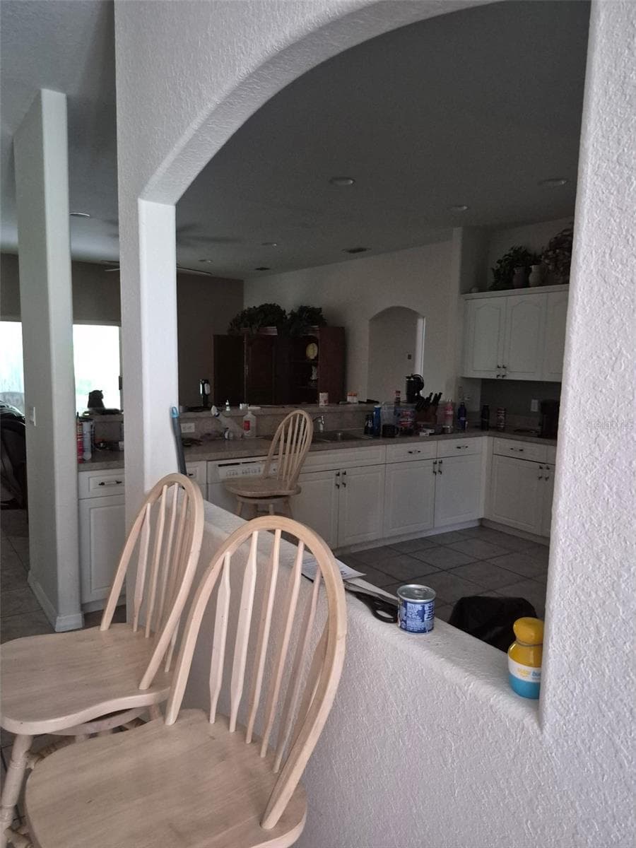 3163 FOREST CREEK DRIVE — photo 5 of 44