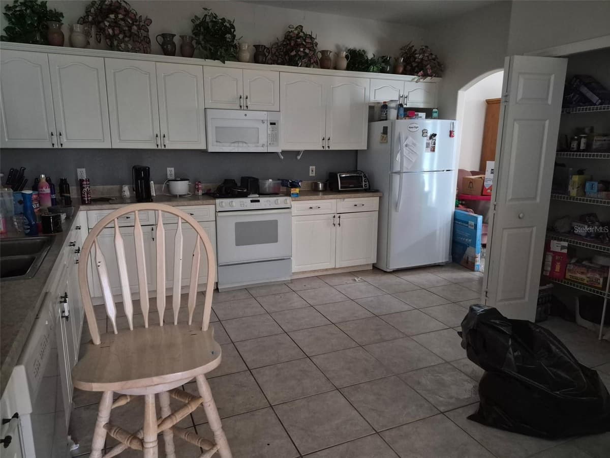 3163 FOREST CREEK DRIVE — photo 38 of 44