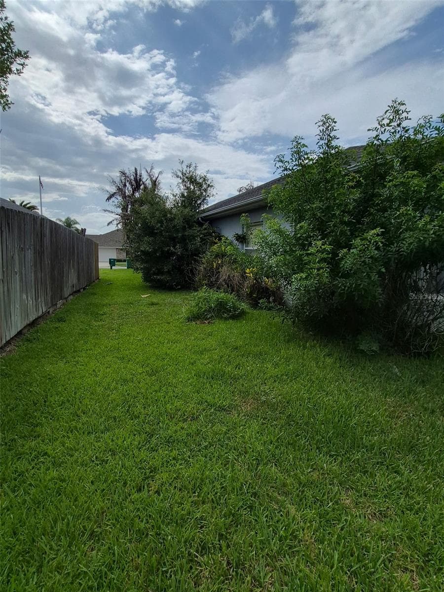 3163 FOREST CREEK DRIVE — photo 15 of 44