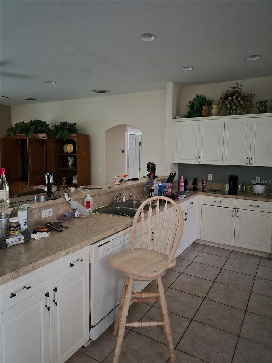 3163 FOREST CREEK DRIVE — photo 7 of 44