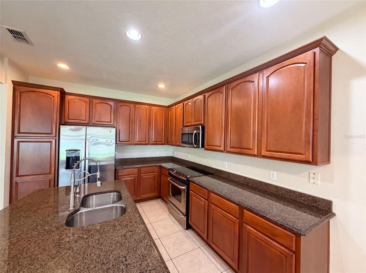 13228 ROSKIN LANE — photo 14 of 34