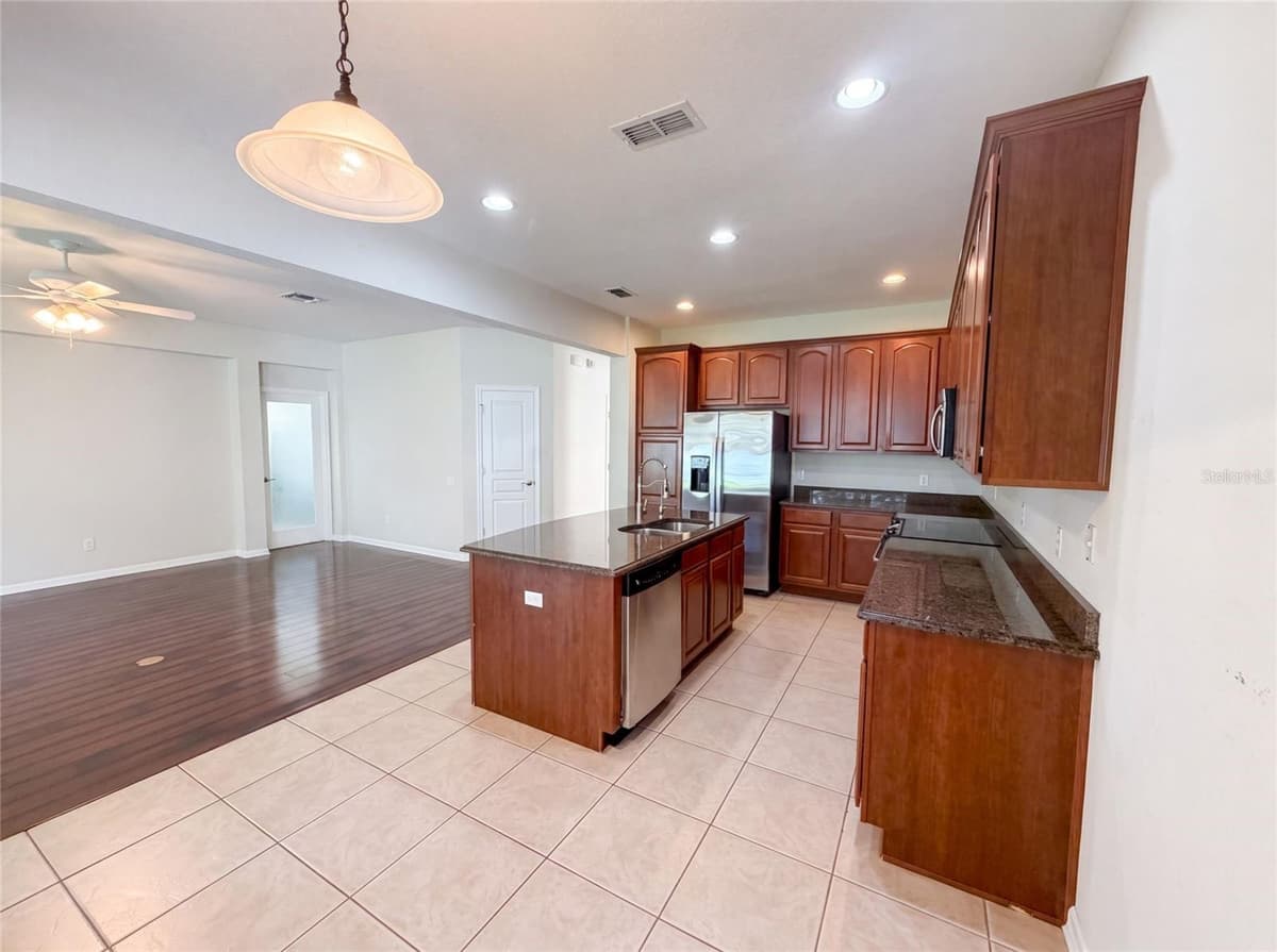 13228 ROSKIN LANE — photo 13 of 34