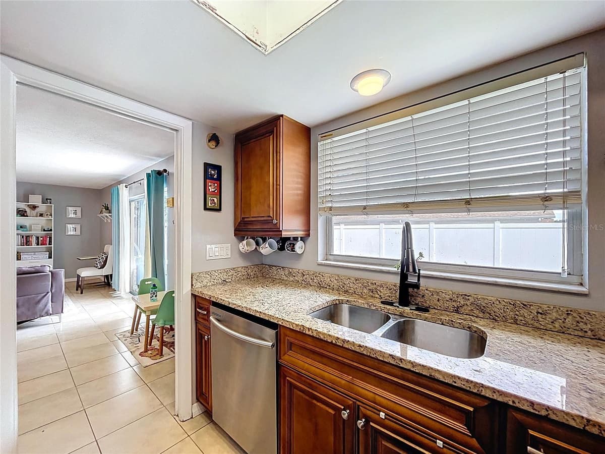 1622 DALE CIRCLE — photo 17 of 53