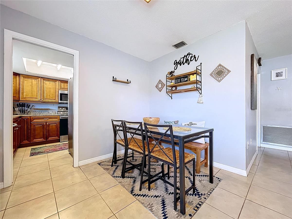 1622 DALE CIRCLE — photo 14 of 53