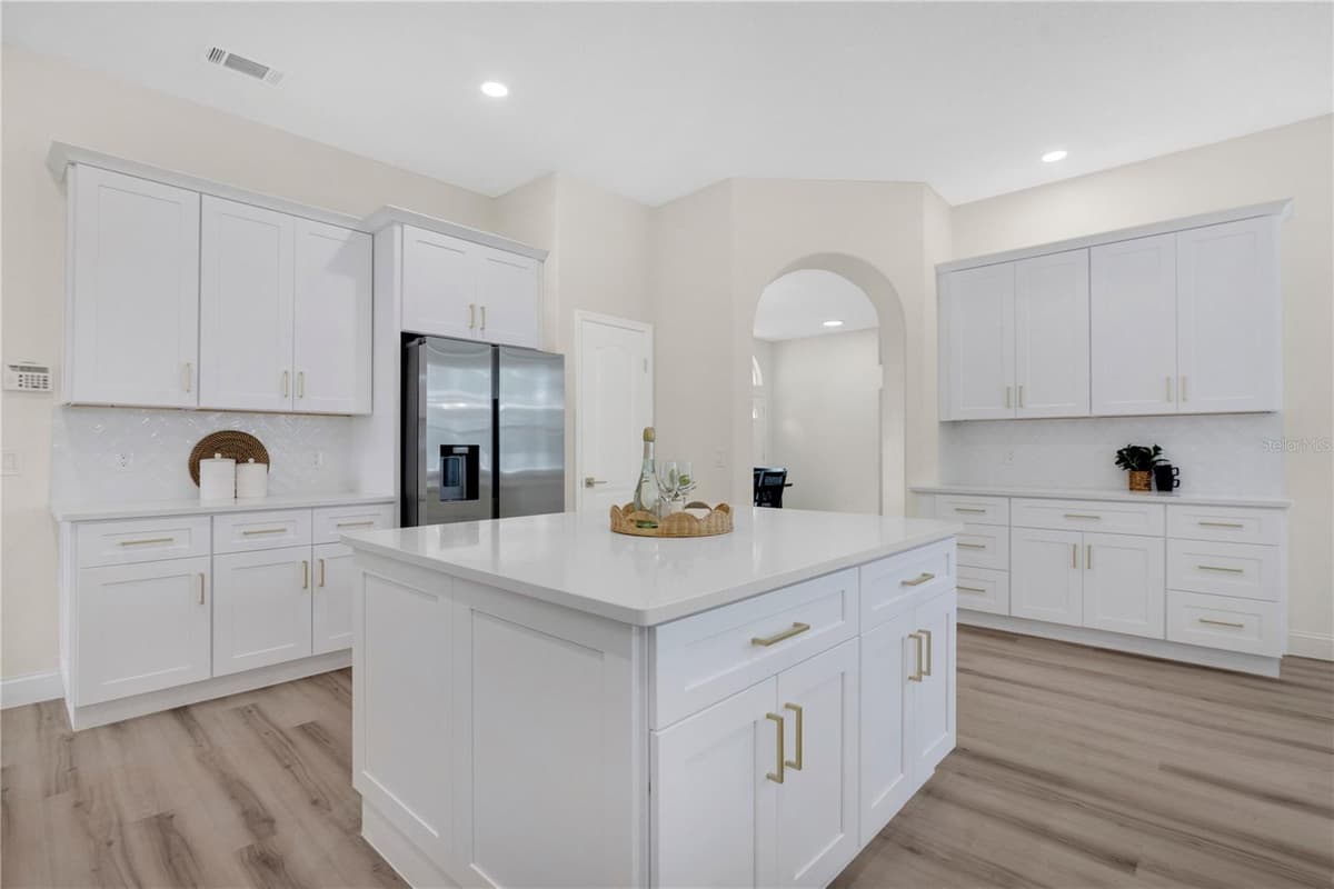 13149 LAKEWIND DRIVE — photo 14 of 47