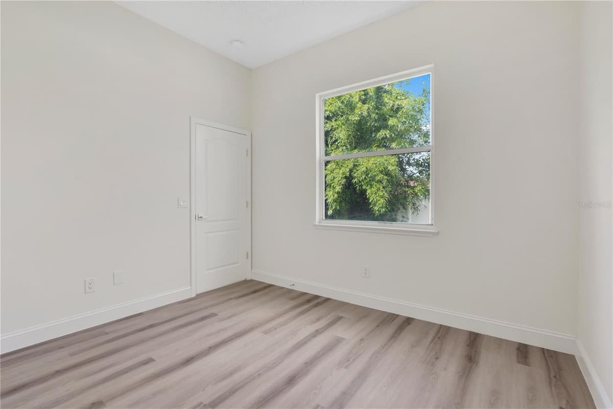 13149 LAKEWIND DRIVE — photo 31 of 47