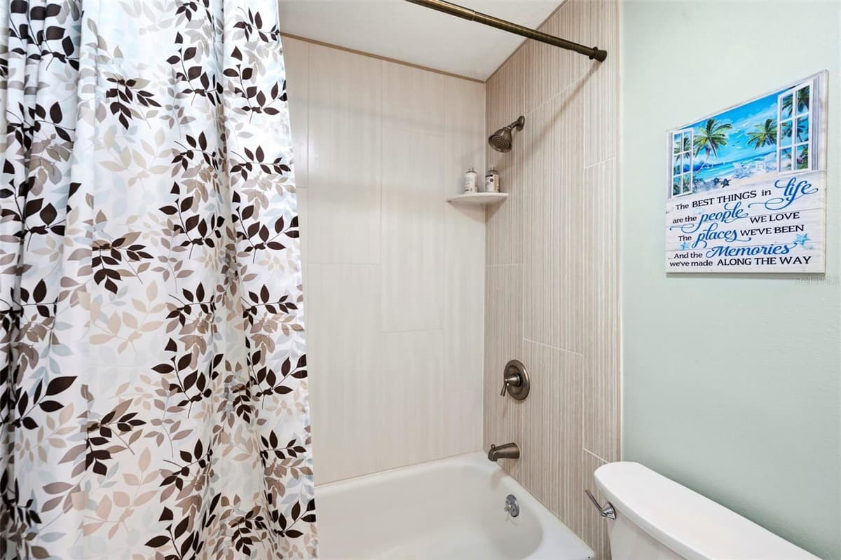 4651 LAKE VILLA DRIVE — photo 21 of 25