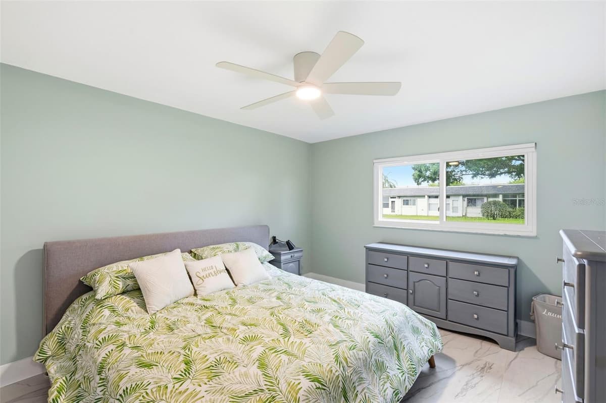 4651 LAKE VILLA DRIVE — photo 13 of 25